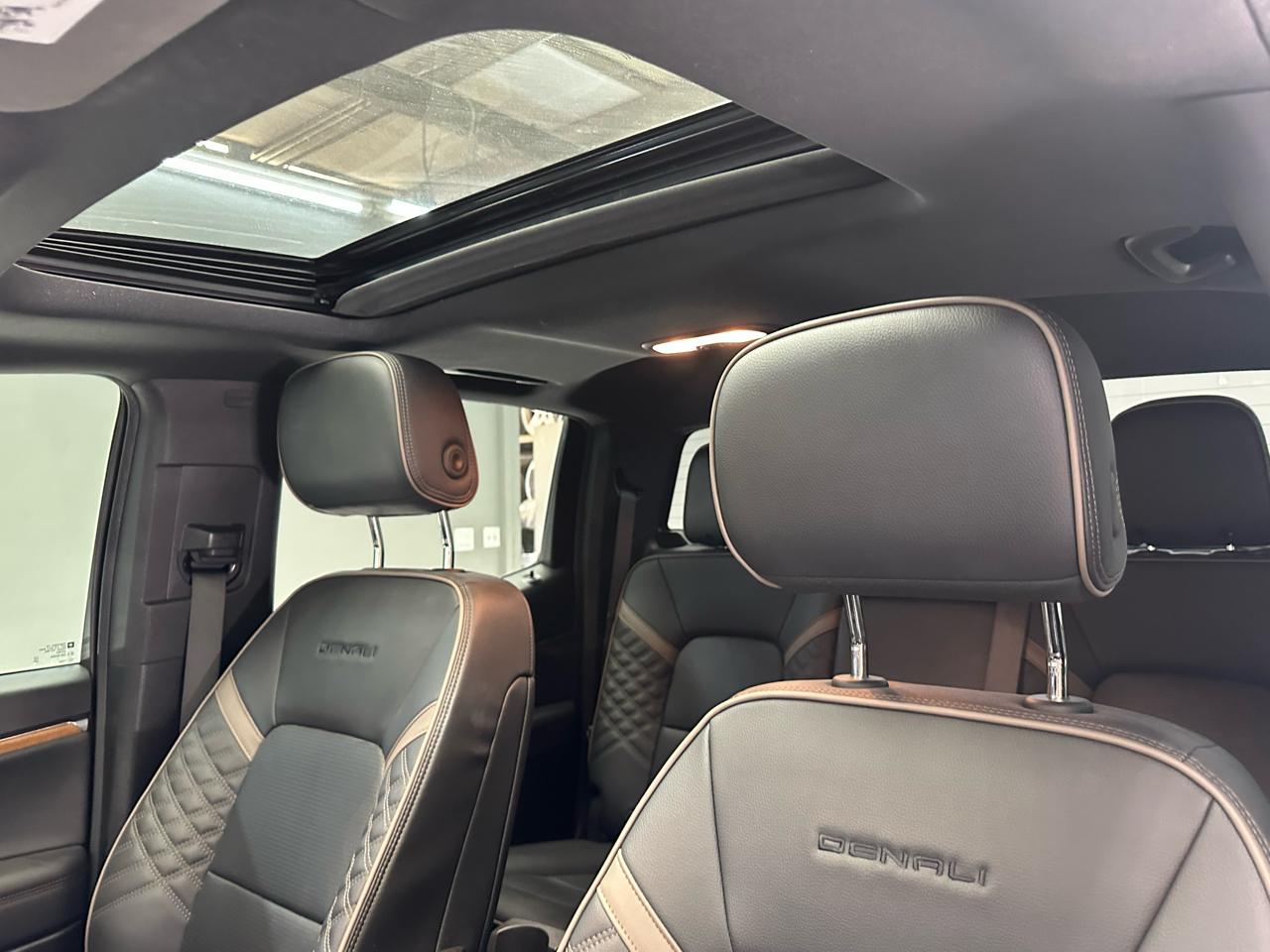 GMC Canyon Denali Crew Cab 4WD 2024