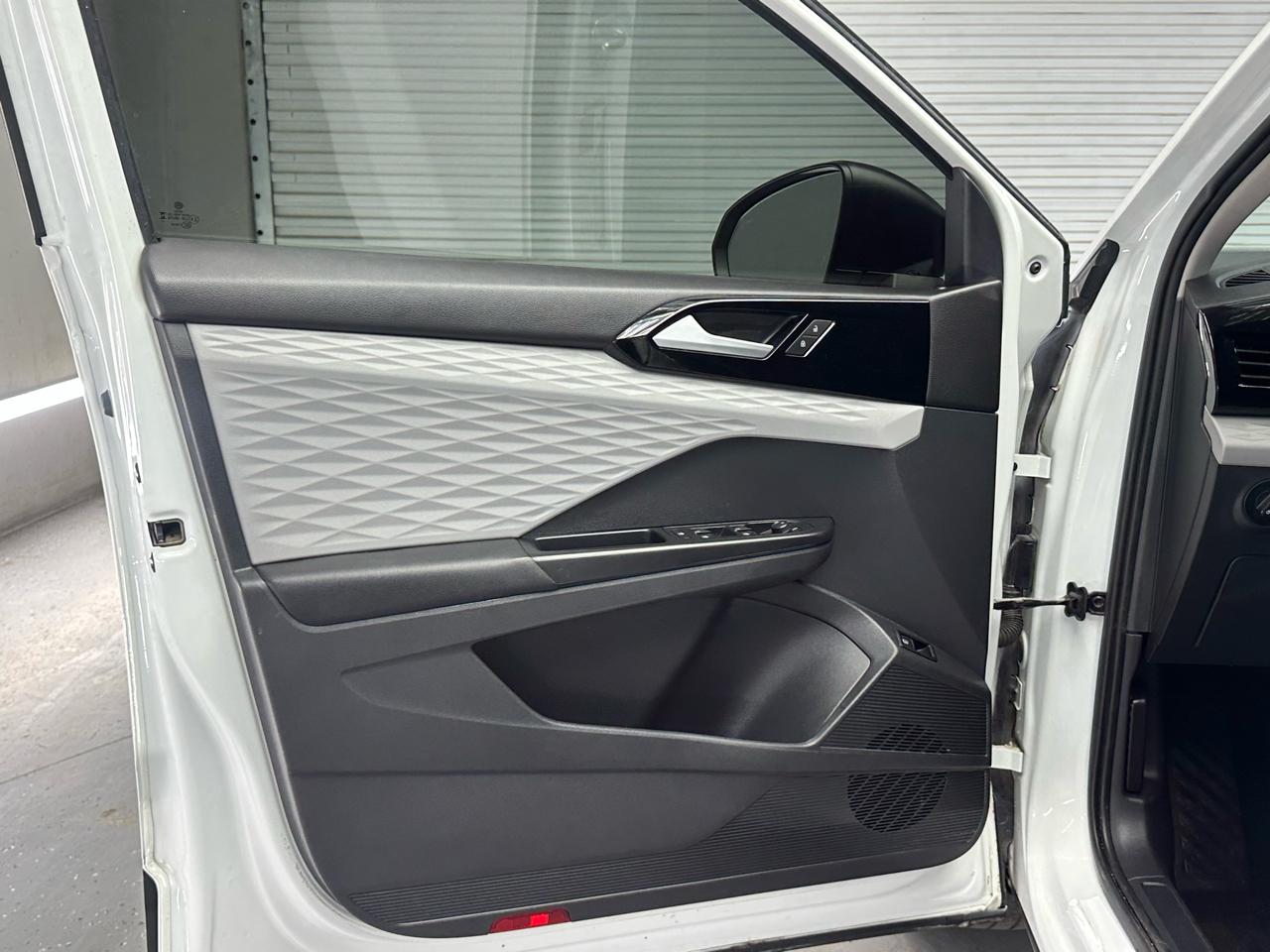 Volkswagen Taos S 2023