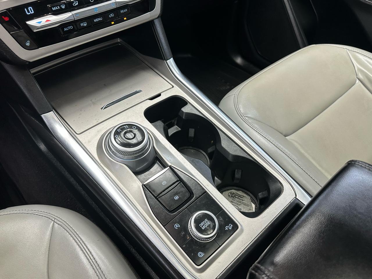 Ford Explorer XLT AWD 2021