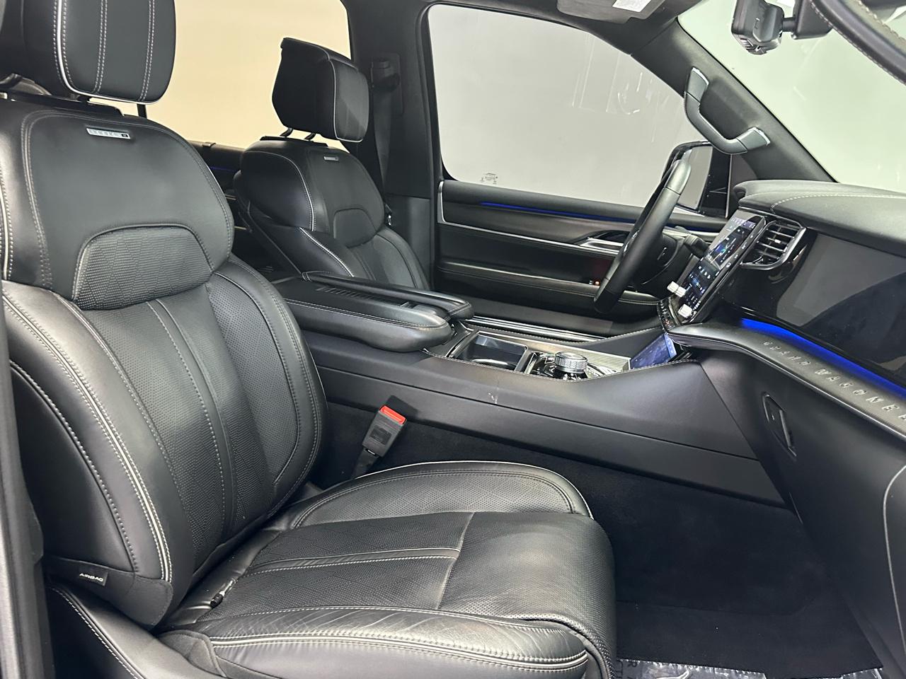 Jeep Grand Wagoneer Series II Obsidian 4x4 2023