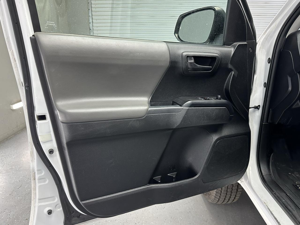 Toyota Tacoma SR5 Access Cab I4 6AT 2WD 2021