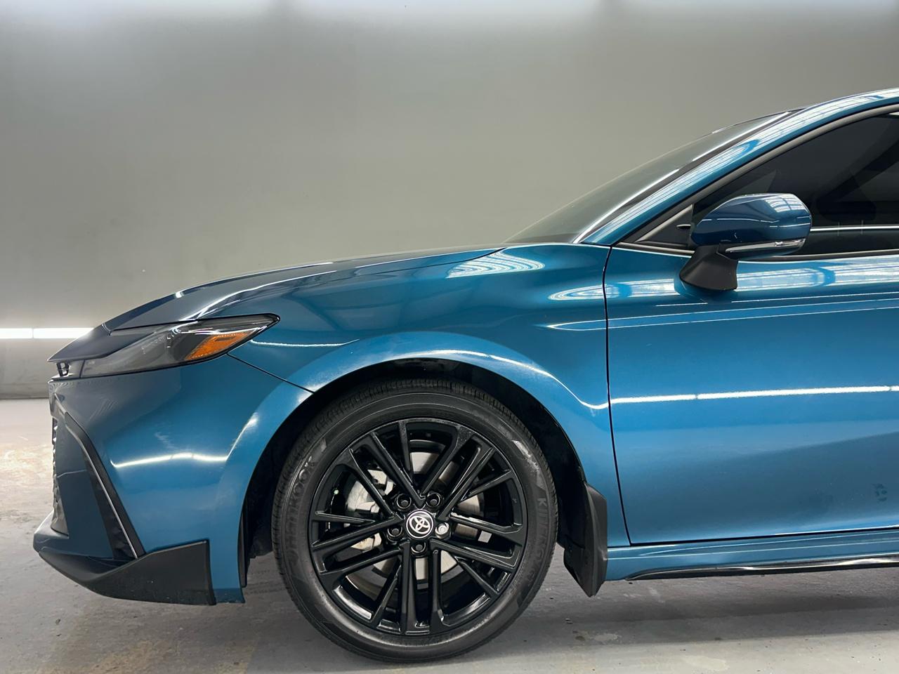 Toyota Camry Hybrid XLE 2025