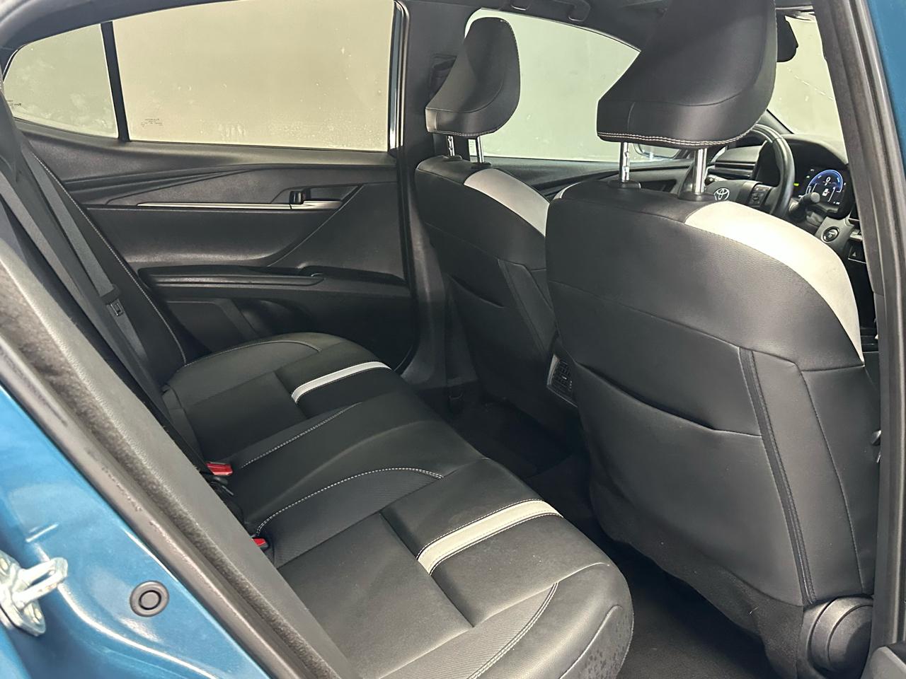 Toyota Camry Hybrid XLE 2025