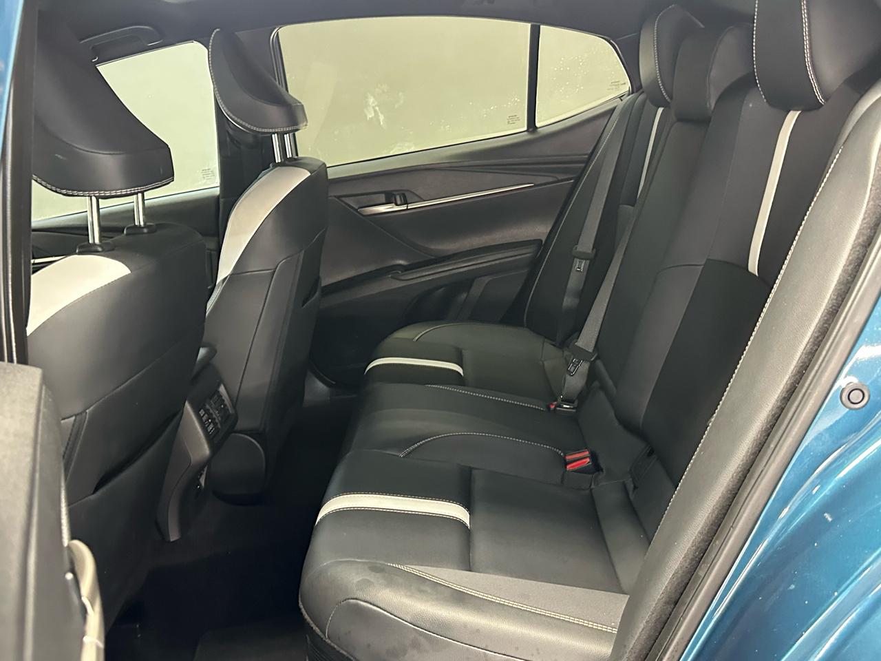 Toyota Camry Hybrid XLE 2025