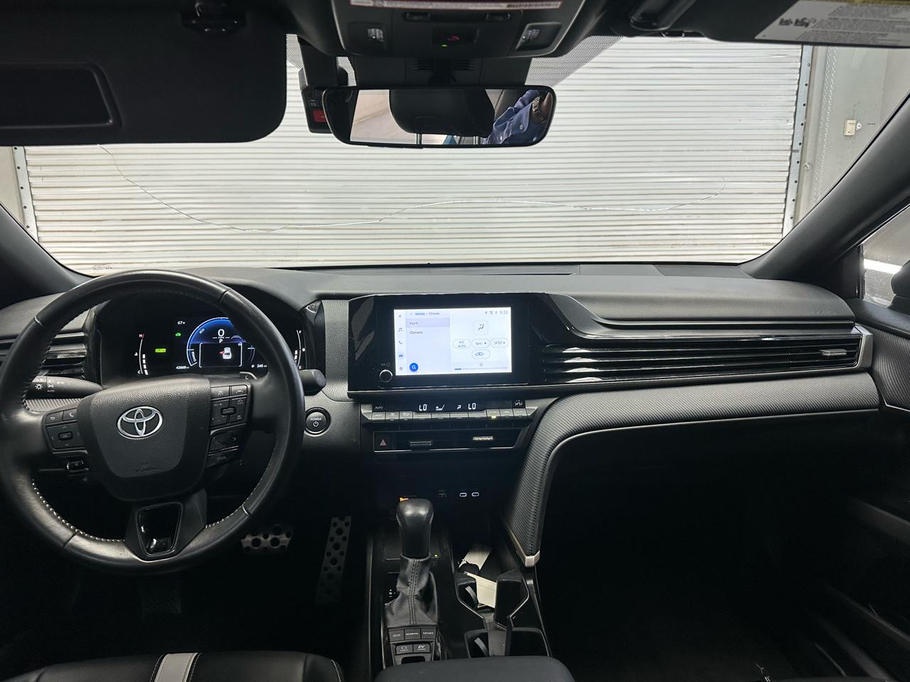 Toyota Camry Hybrid XLE 2025