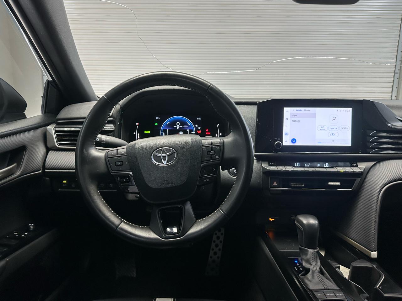 Toyota Camry Hybrid XLE 2025