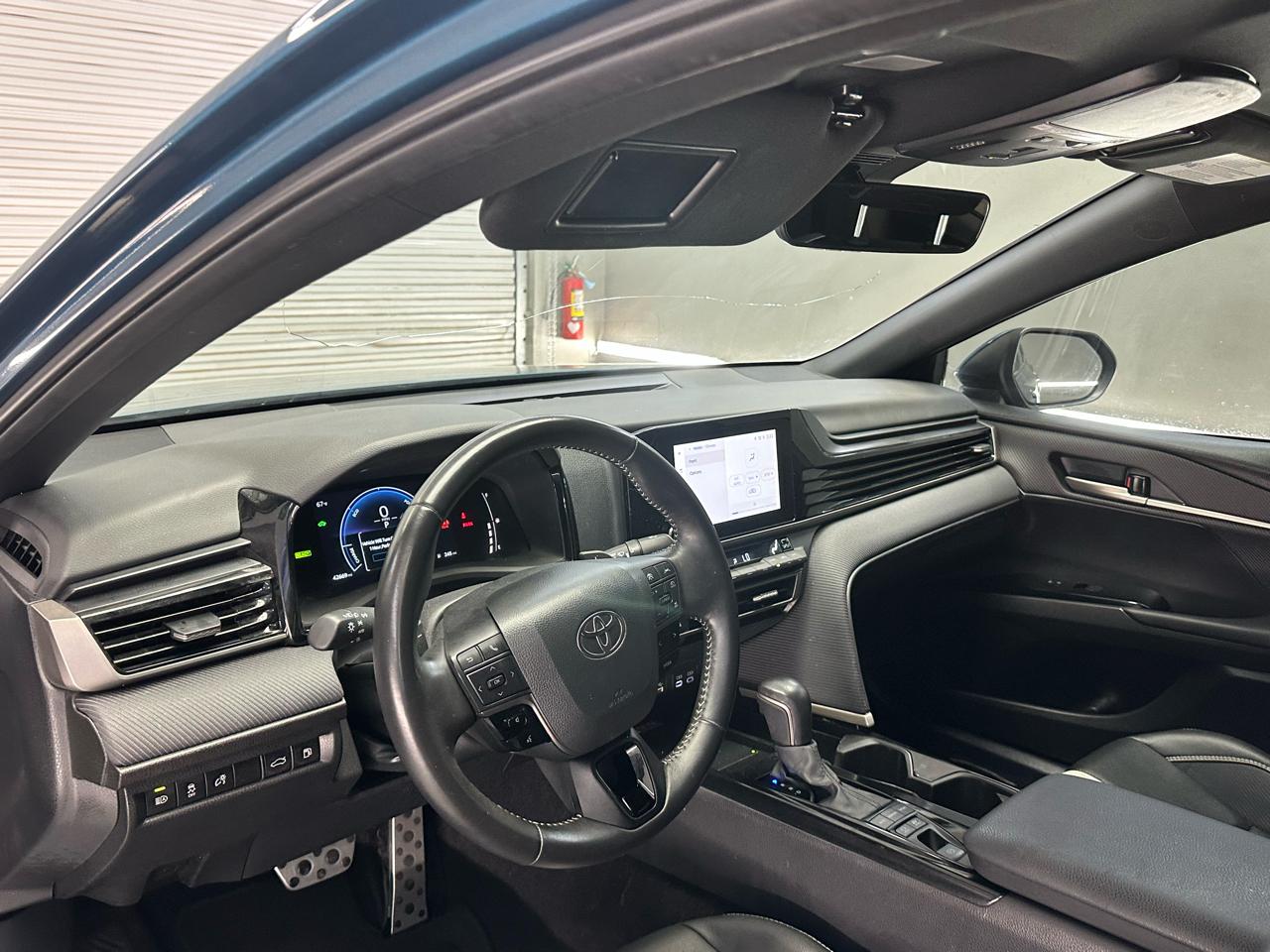 Toyota Camry Hybrid XLE 2025