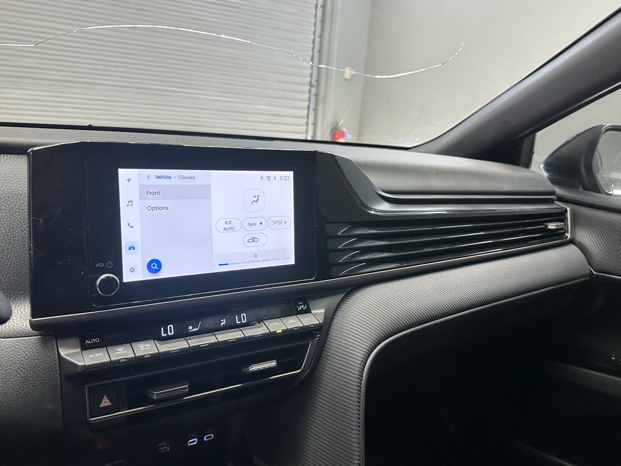 Toyota Camry Hybrid XLE 2025