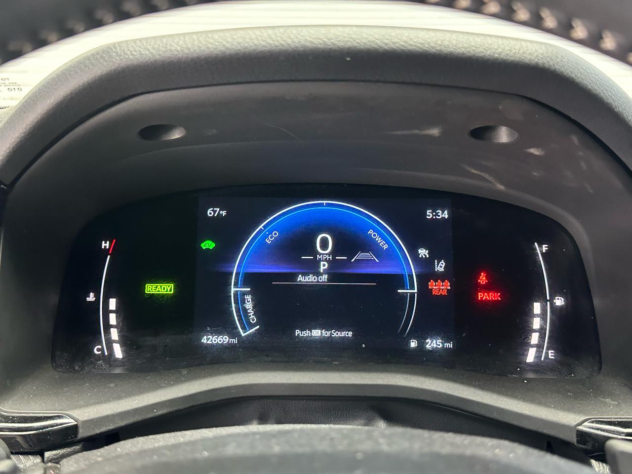 Toyota Camry Hybrid XLE 2025