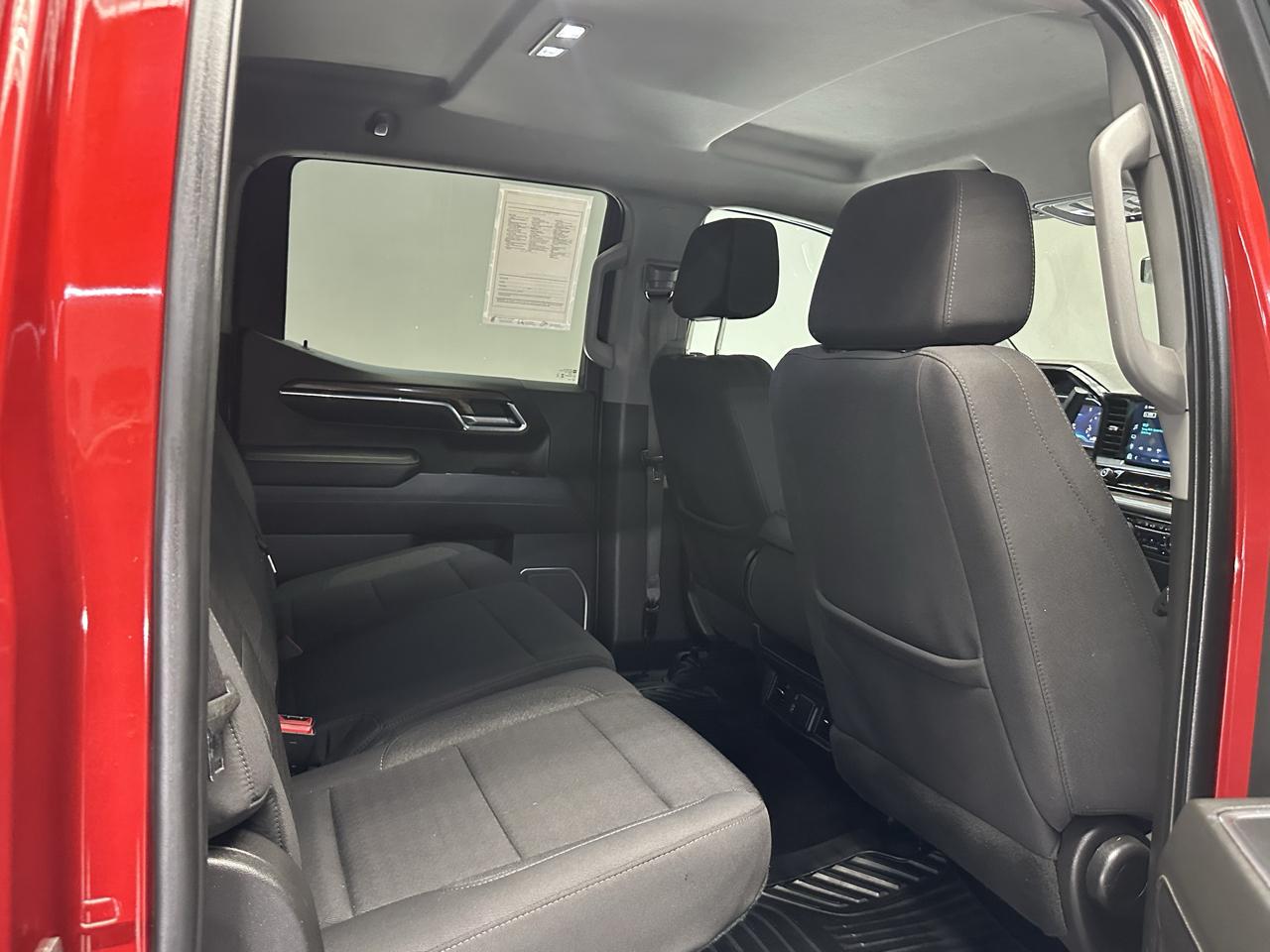 Chevrolet Silverado 1500 LT Crew Cab 4WD 2024
