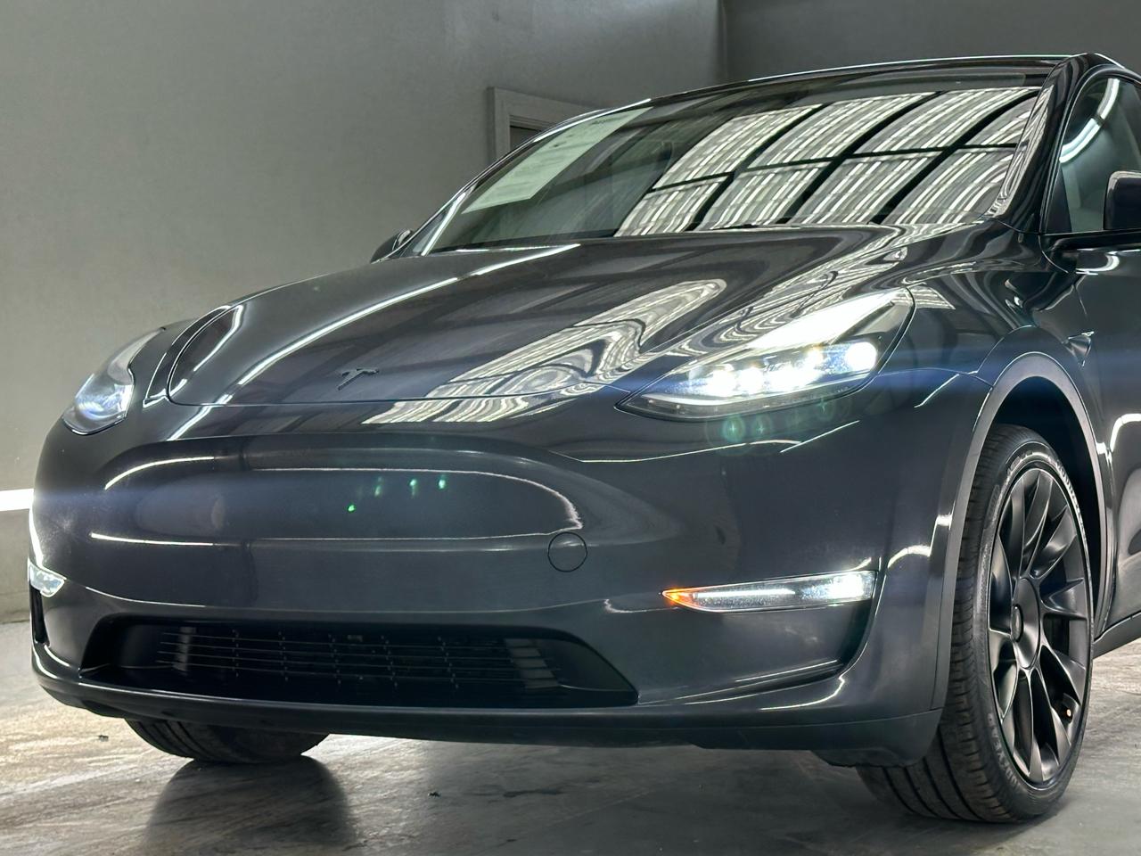 Tesla Model Y  2024