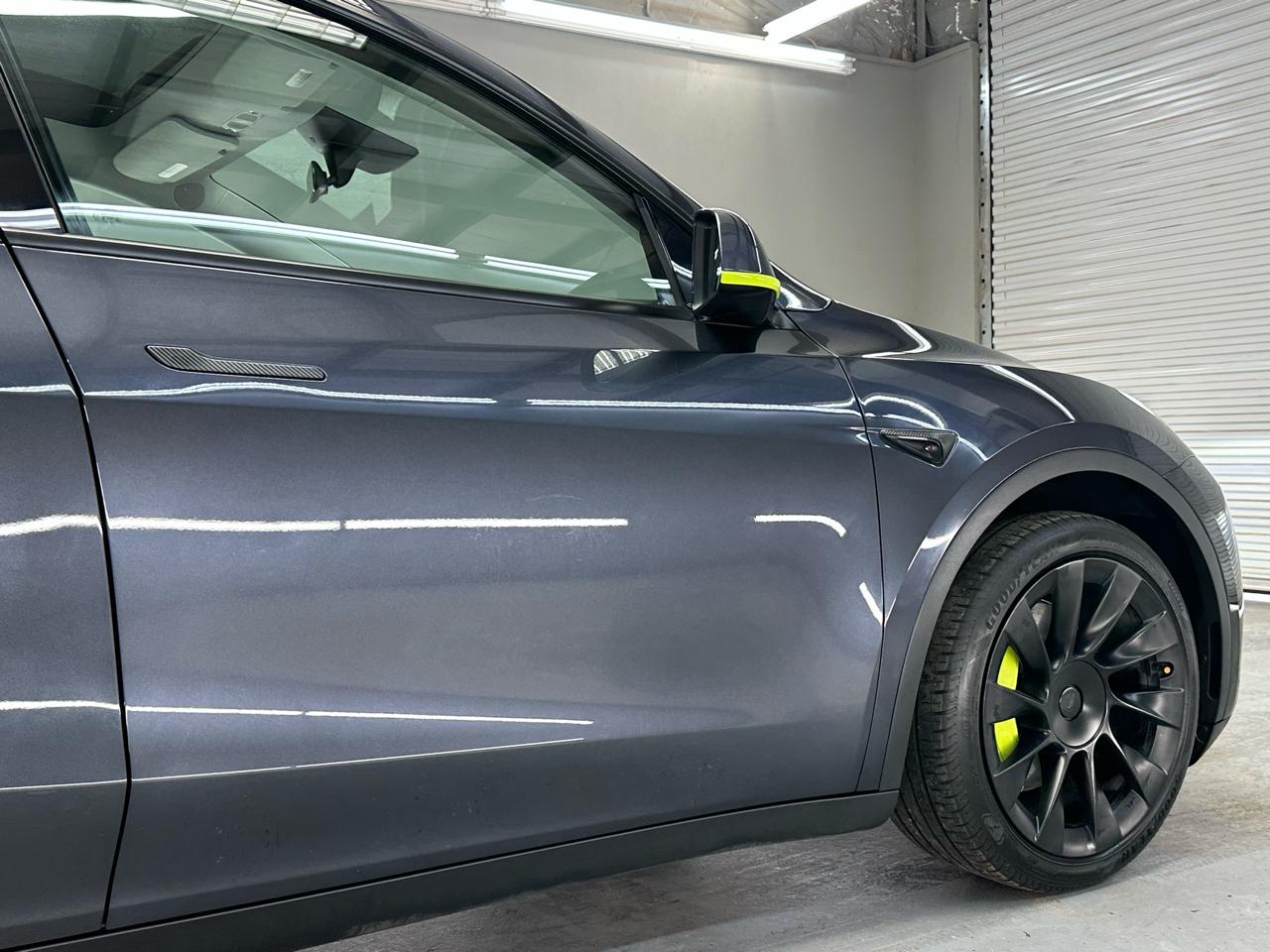 Tesla Model Y  2024