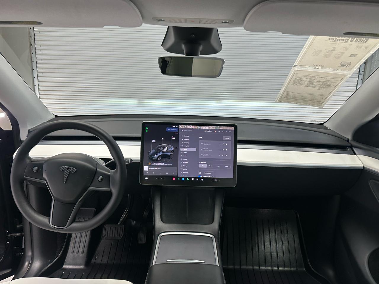 Tesla Model Y  2024