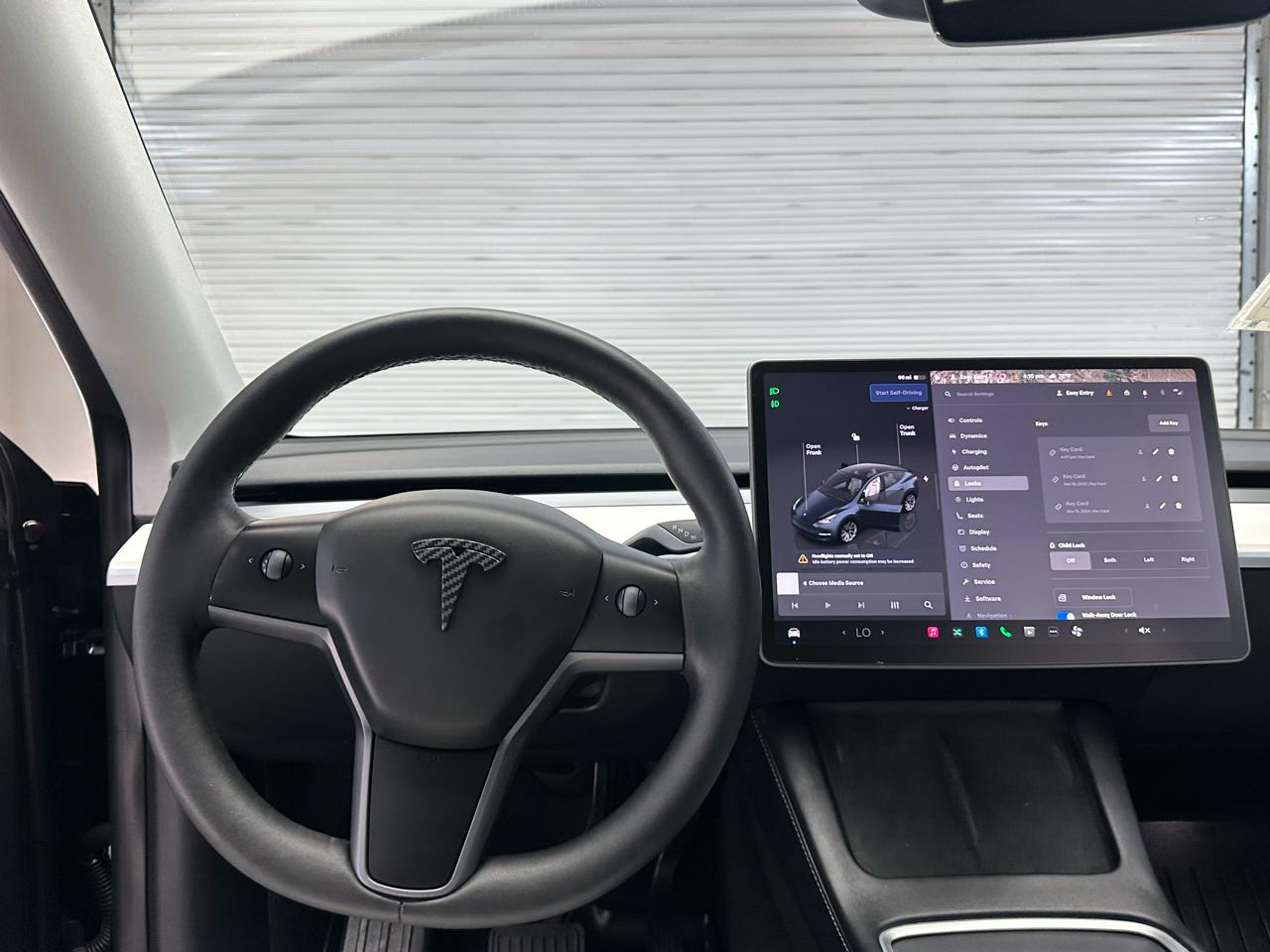 Tesla Model Y  2024