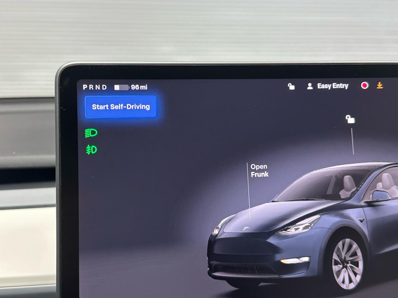 Tesla Model Y  2024