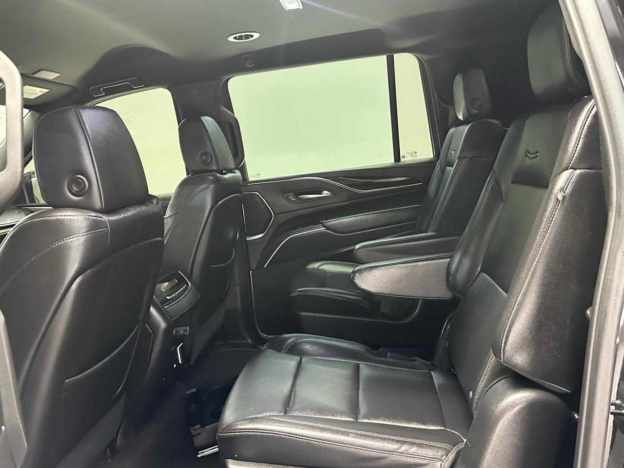 Cadillac Escalade ESV 2WD Luxury 2023