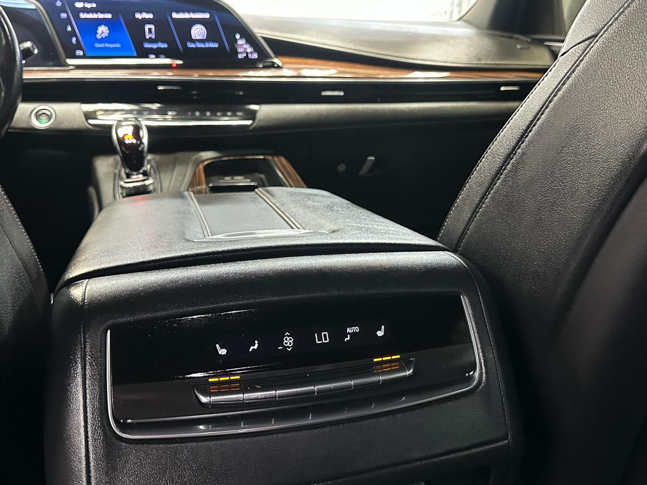 Cadillac Escalade ESV 2WD Luxury 2023
