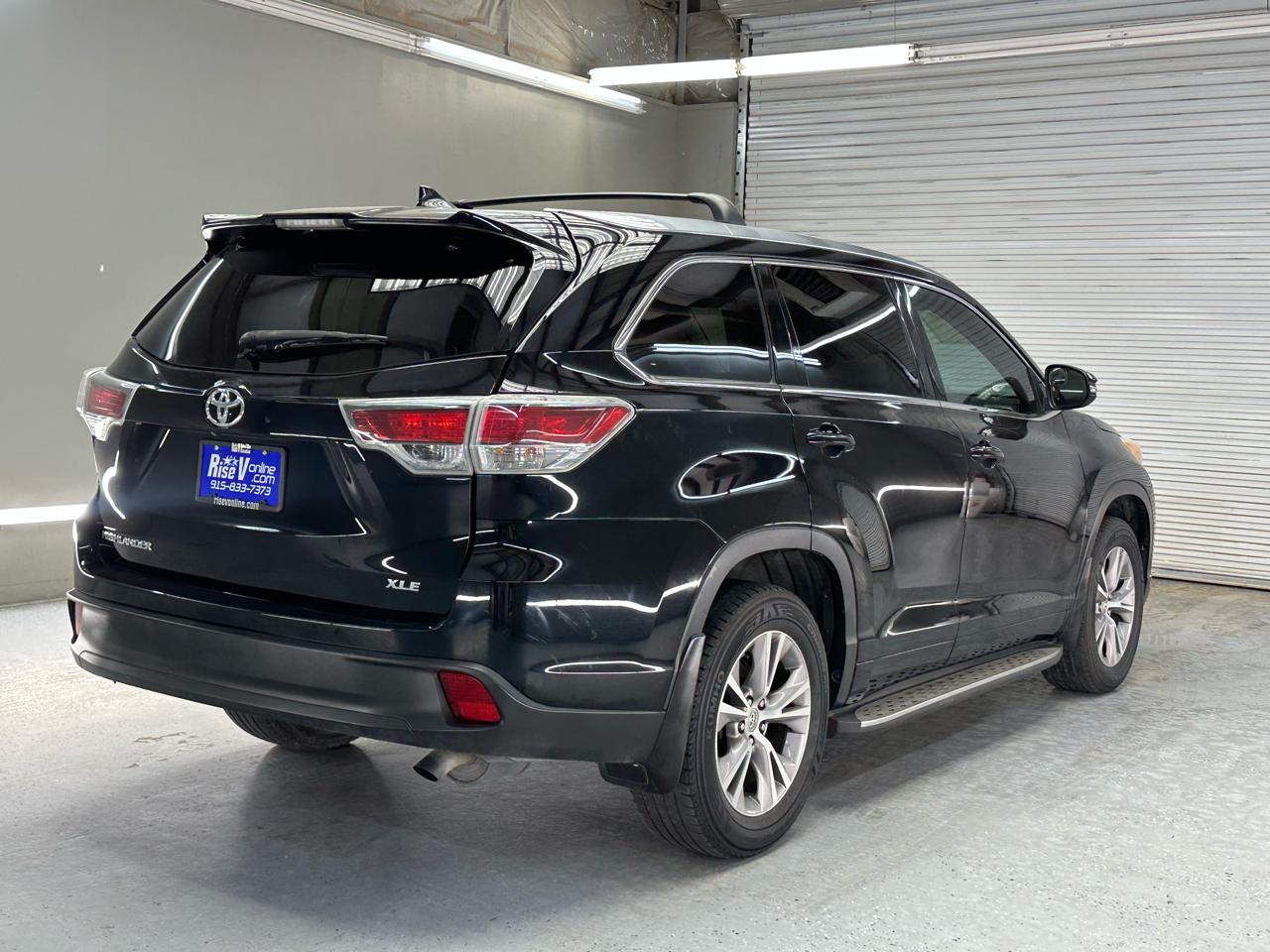 Toyota Highlander XLE FWD V6 2015