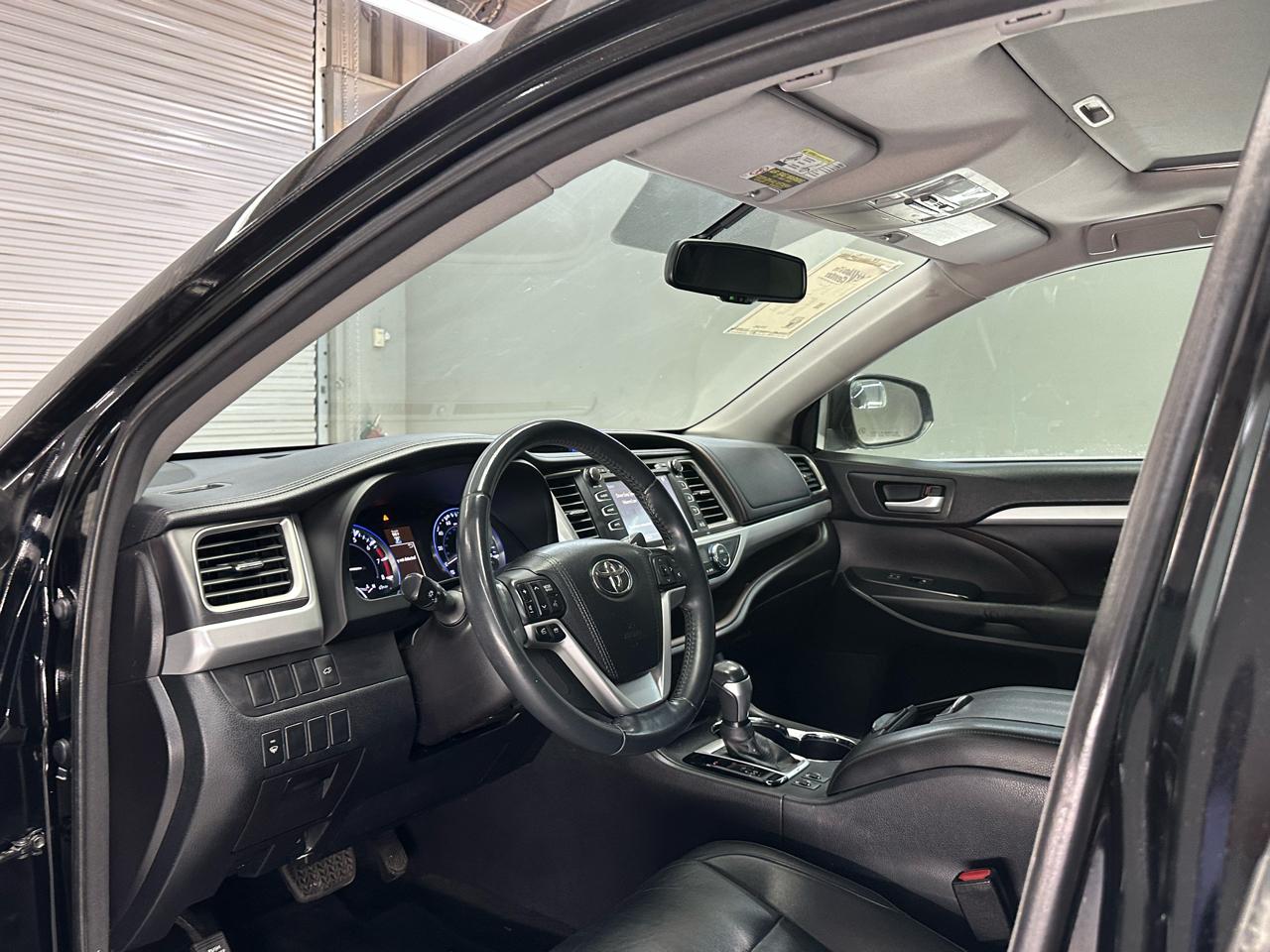 Toyota Highlander XLE FWD V6 2015