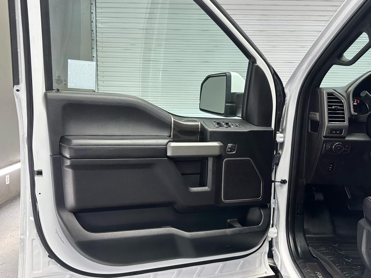 Ford F-150 Raptor SuperCrew 4WD 2018