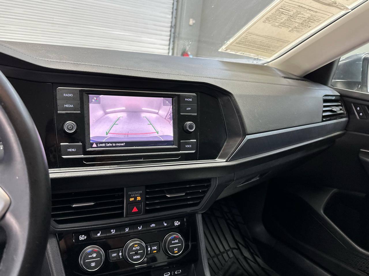 Volkswagen Jetta SE 2024