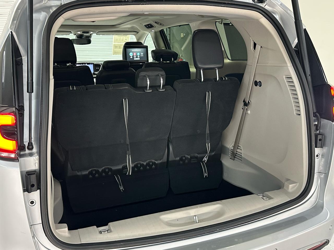 Chrysler Pacifica Touring L 2023