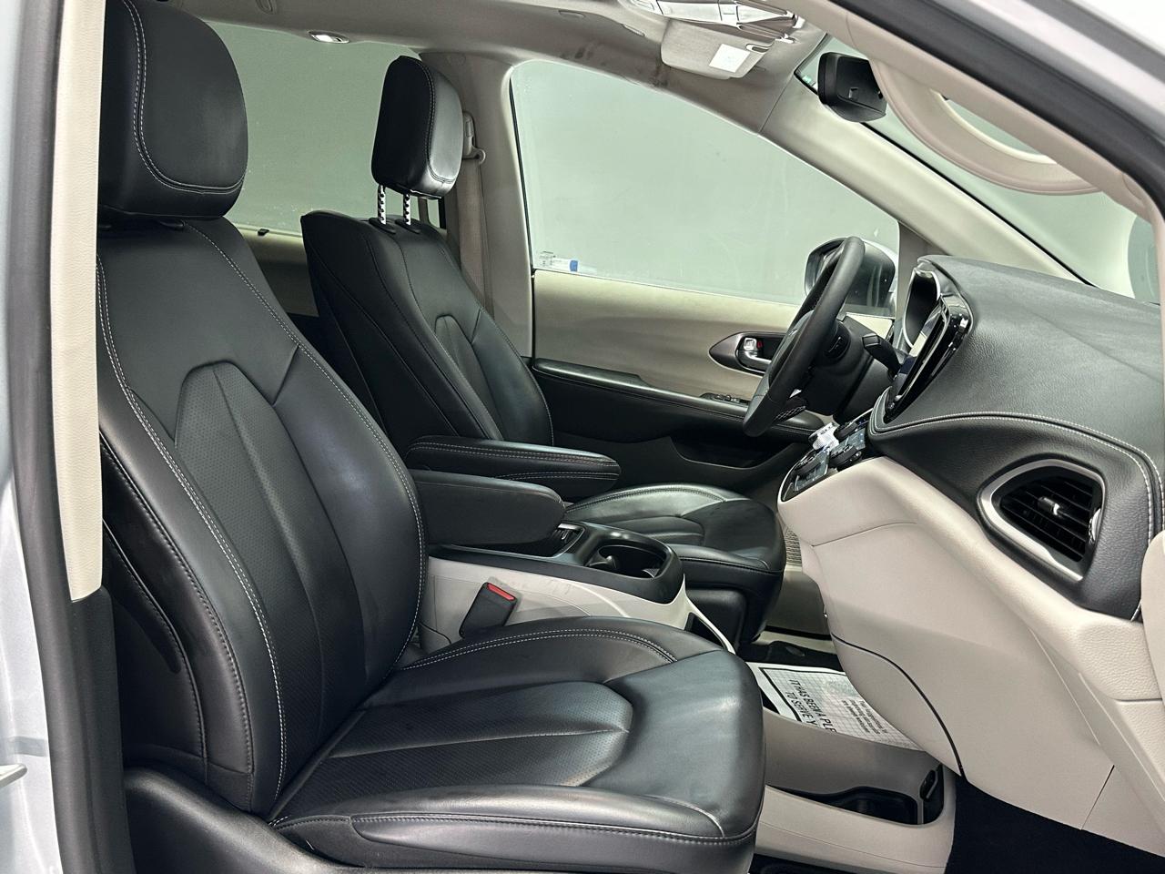 Chrysler Pacifica Touring L 2023