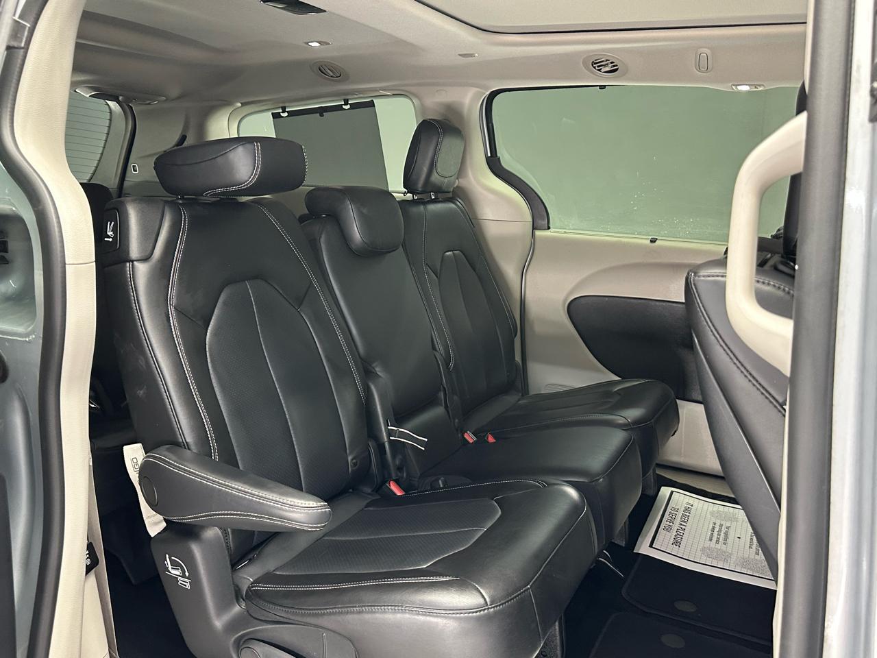 Chrysler Pacifica Touring L 2023