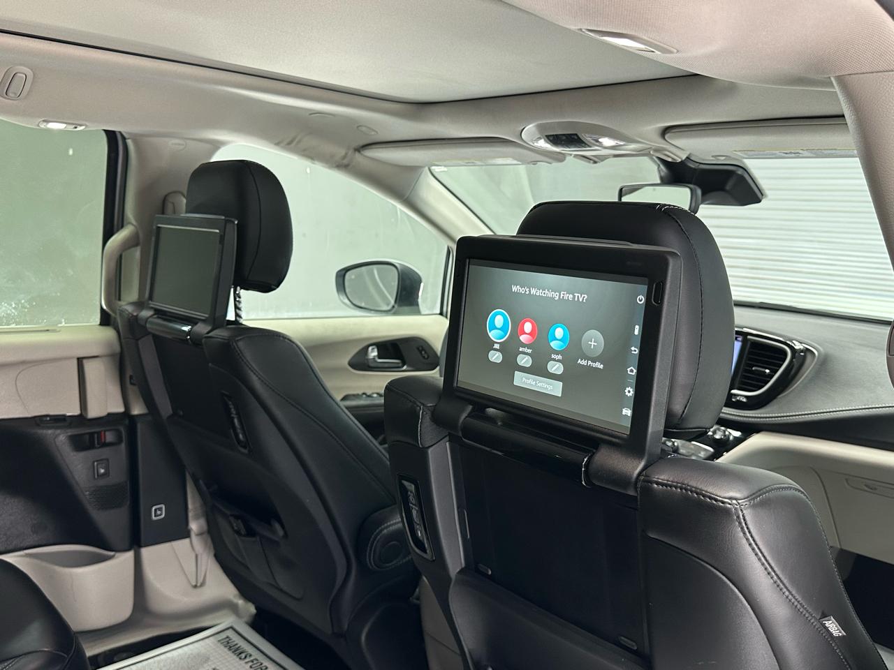 Chrysler Pacifica Touring L 2023