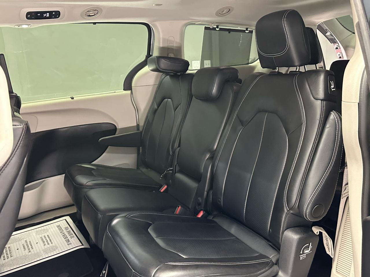 Chrysler Pacifica Touring L 2023