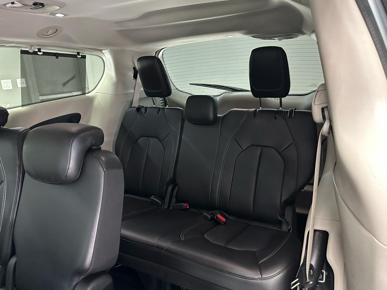 Chrysler Pacifica Touring L 2023