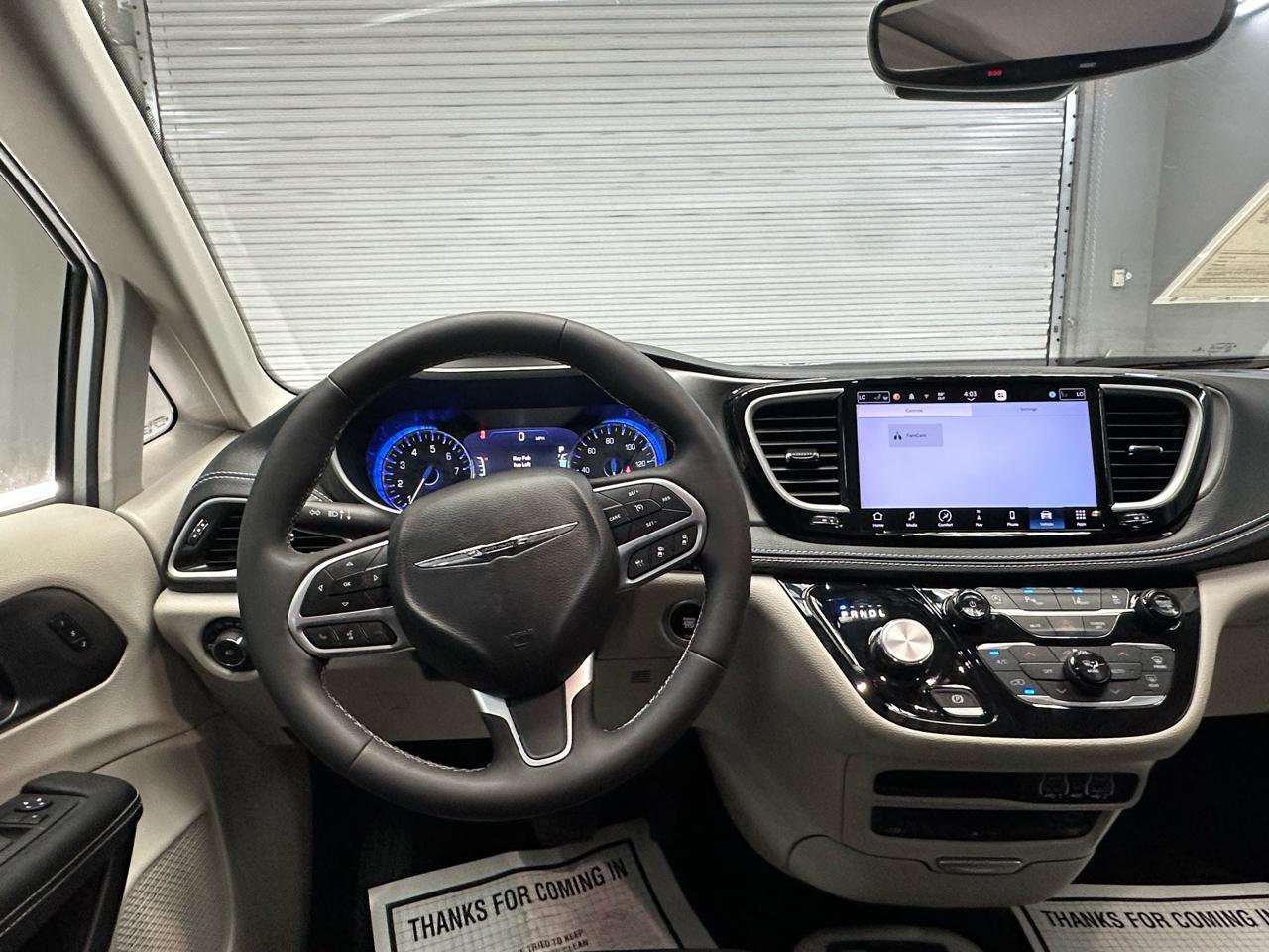 Chrysler Pacifica Touring L 2023