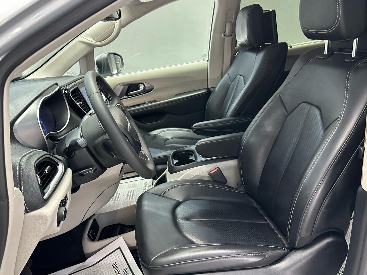 Chrysler Pacifica Touring L 2023