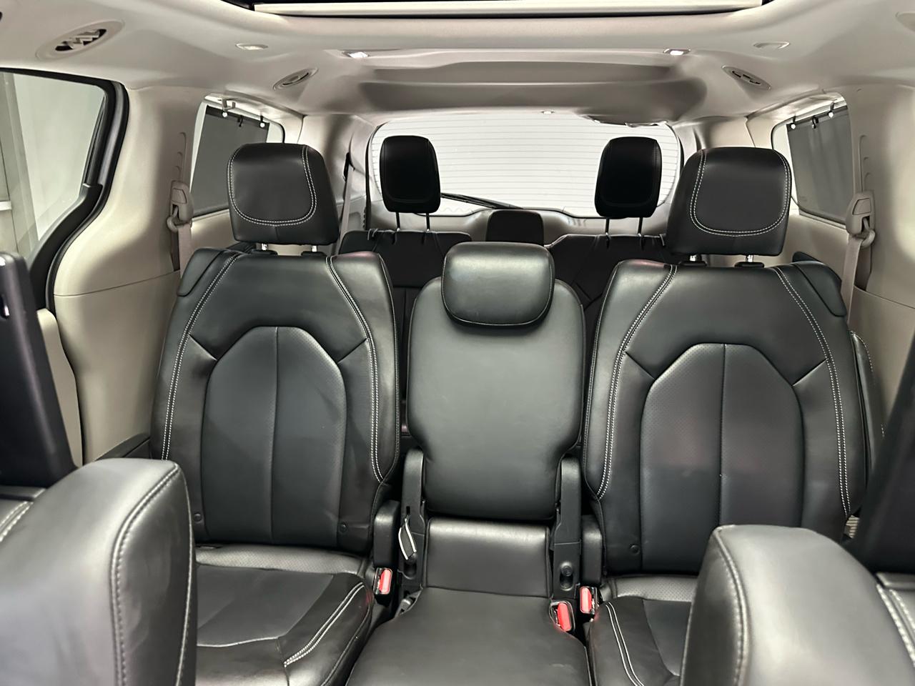 Chrysler Pacifica Touring L 2023