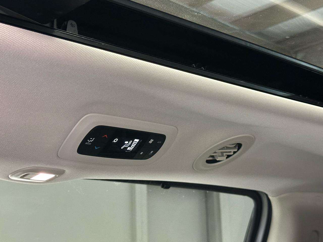 Chrysler Pacifica Touring L 2023