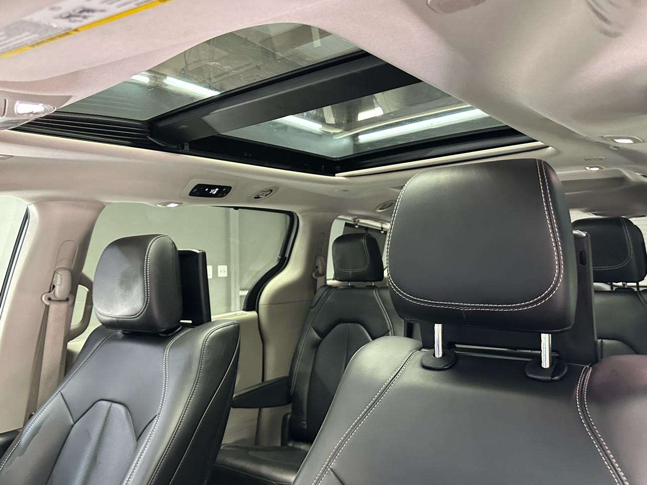 Chrysler Pacifica Touring L 2023