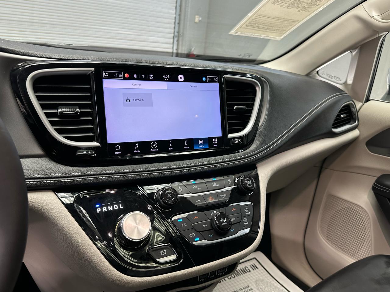 Chrysler Pacifica Touring L 2023