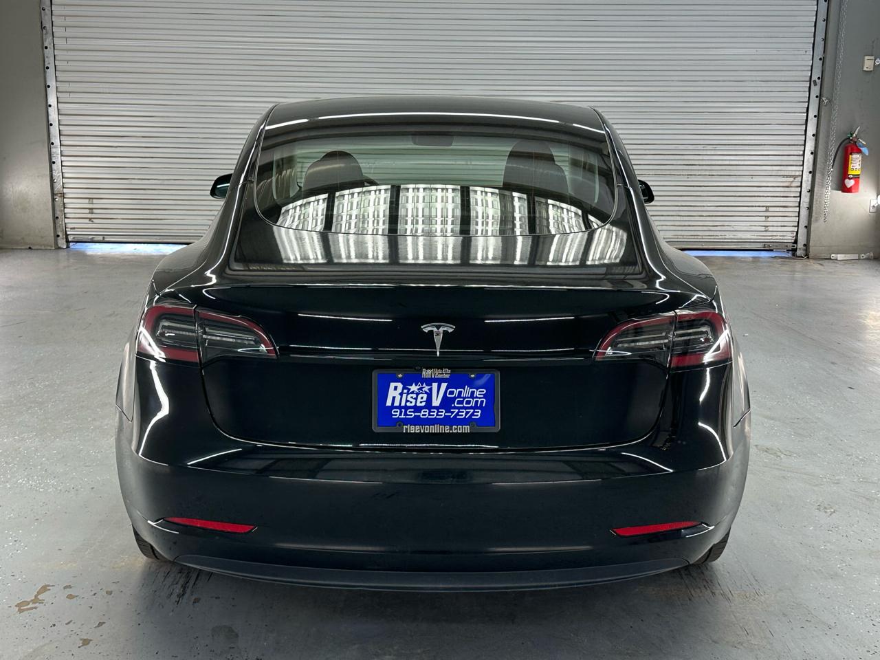Tesla Model 3  2023