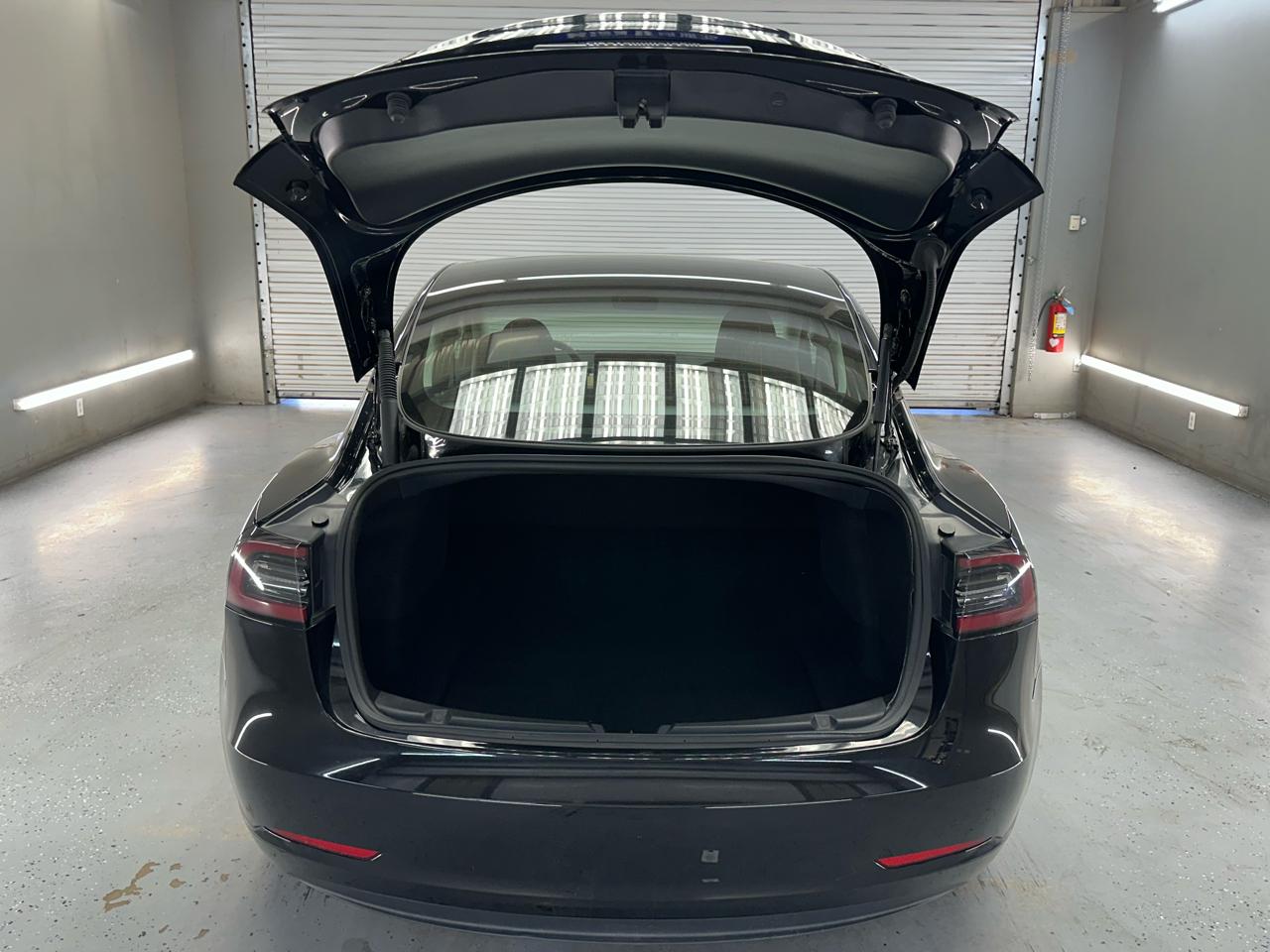 Tesla Model 3  2023