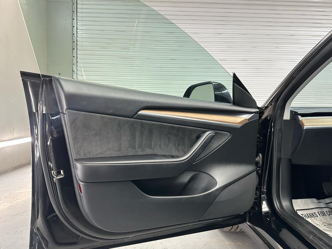 Tesla Model 3  2023