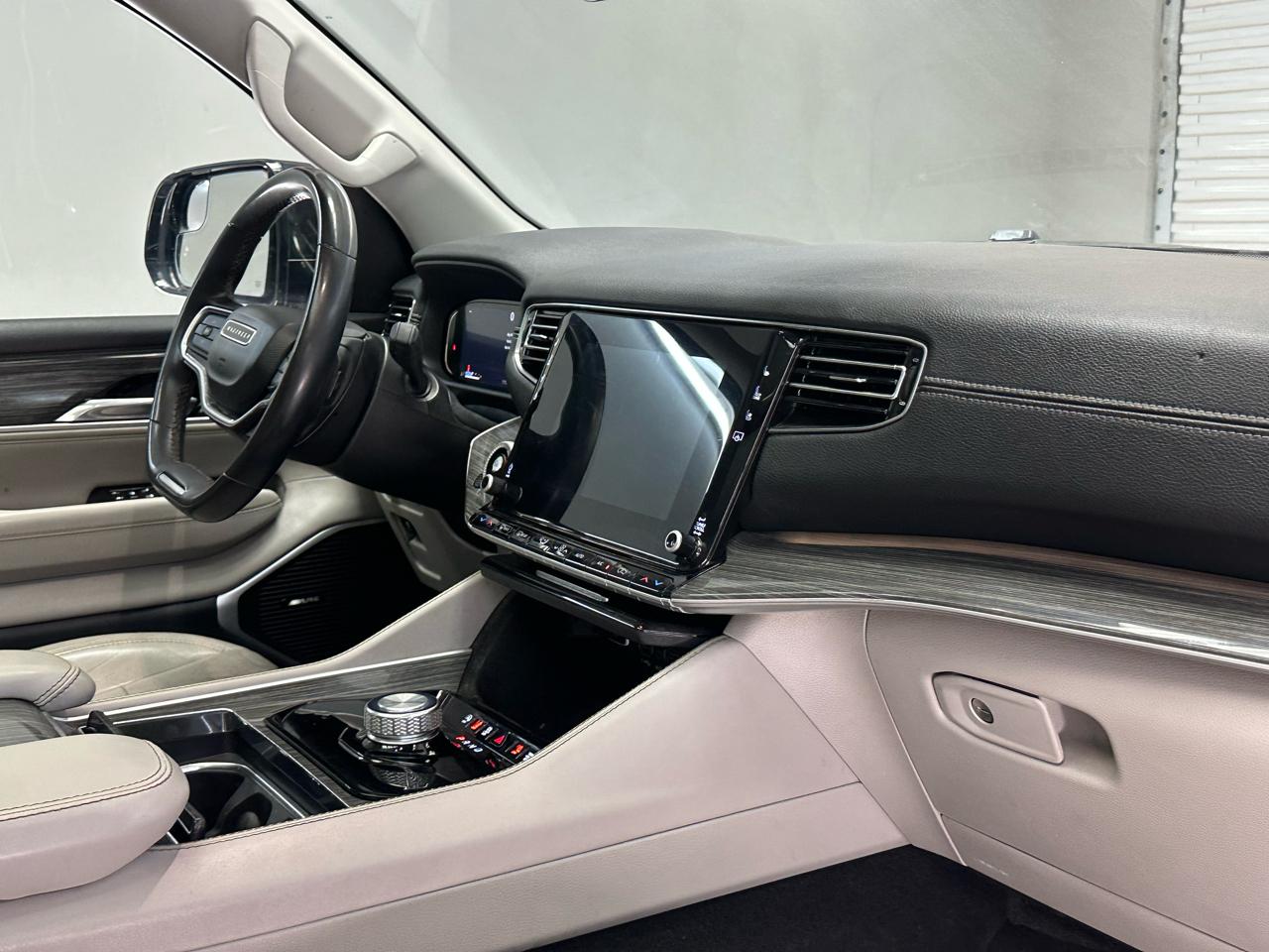 Jeep Wagoneer Series II 2022