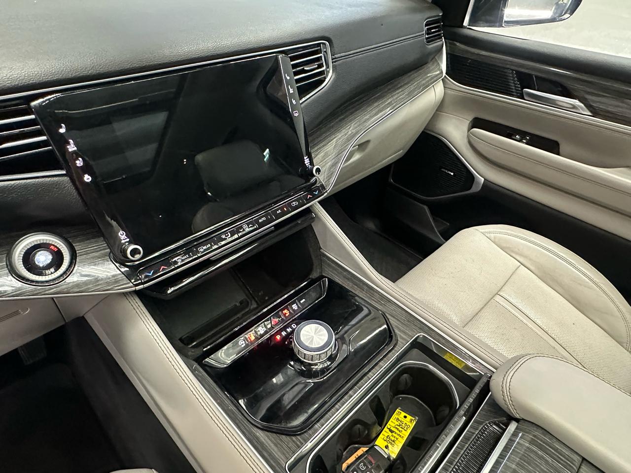 Jeep Wagoneer Series II 2022