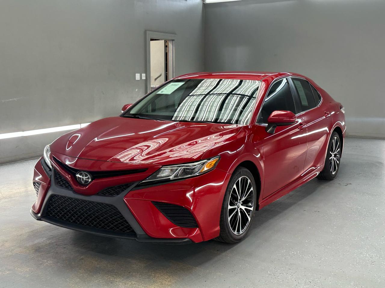 Toyota Camry SE 2019