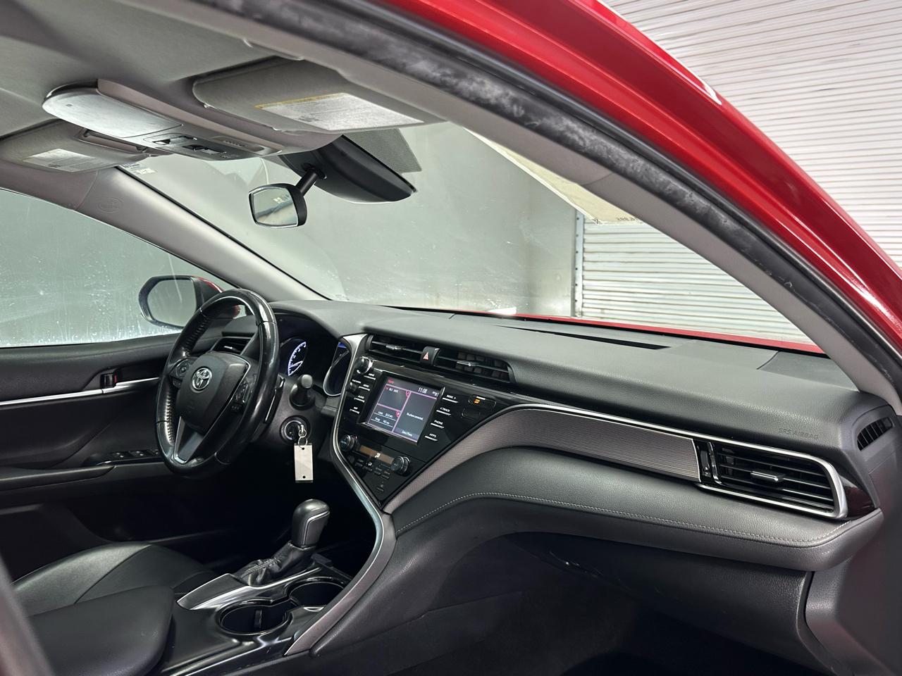 Toyota Camry SE 2019