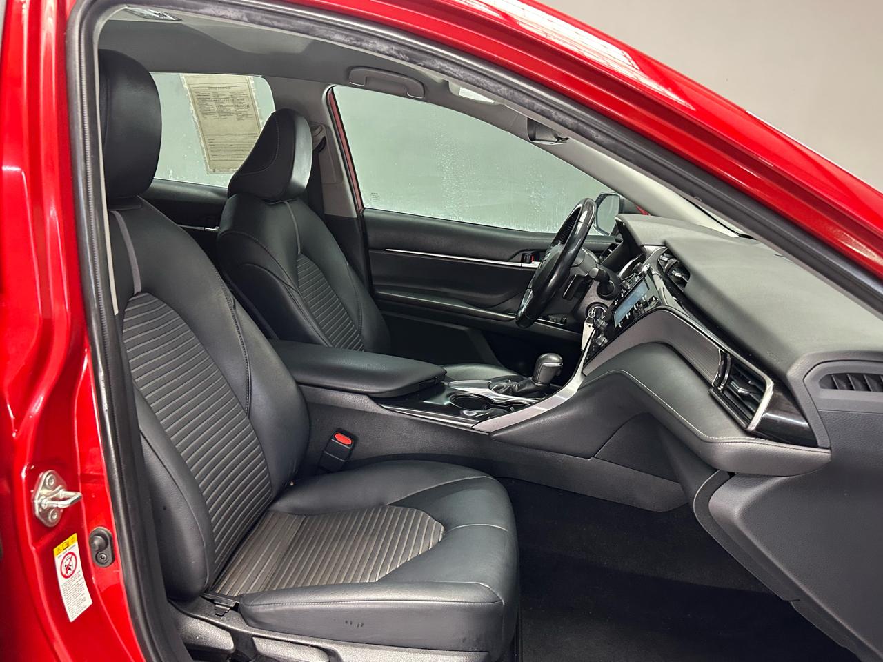 Toyota Camry SE 2019