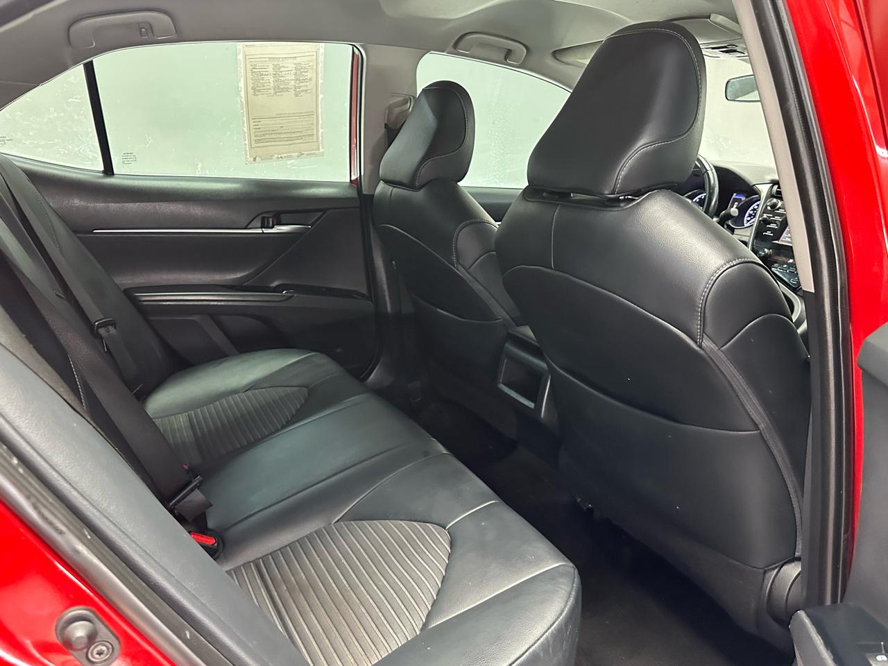 Toyota Camry SE 2019