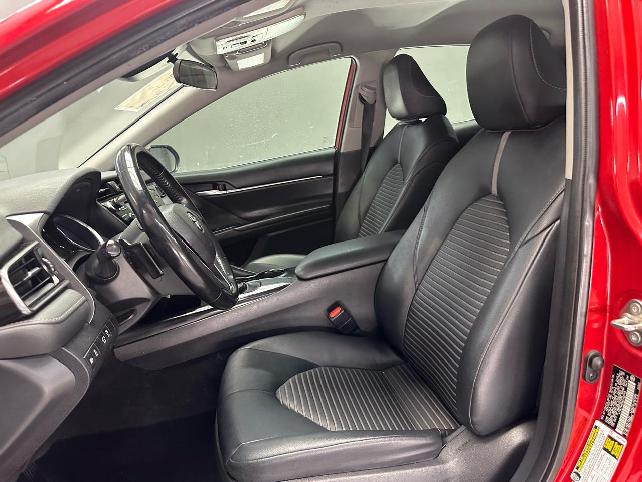 Toyota Camry SE 2019