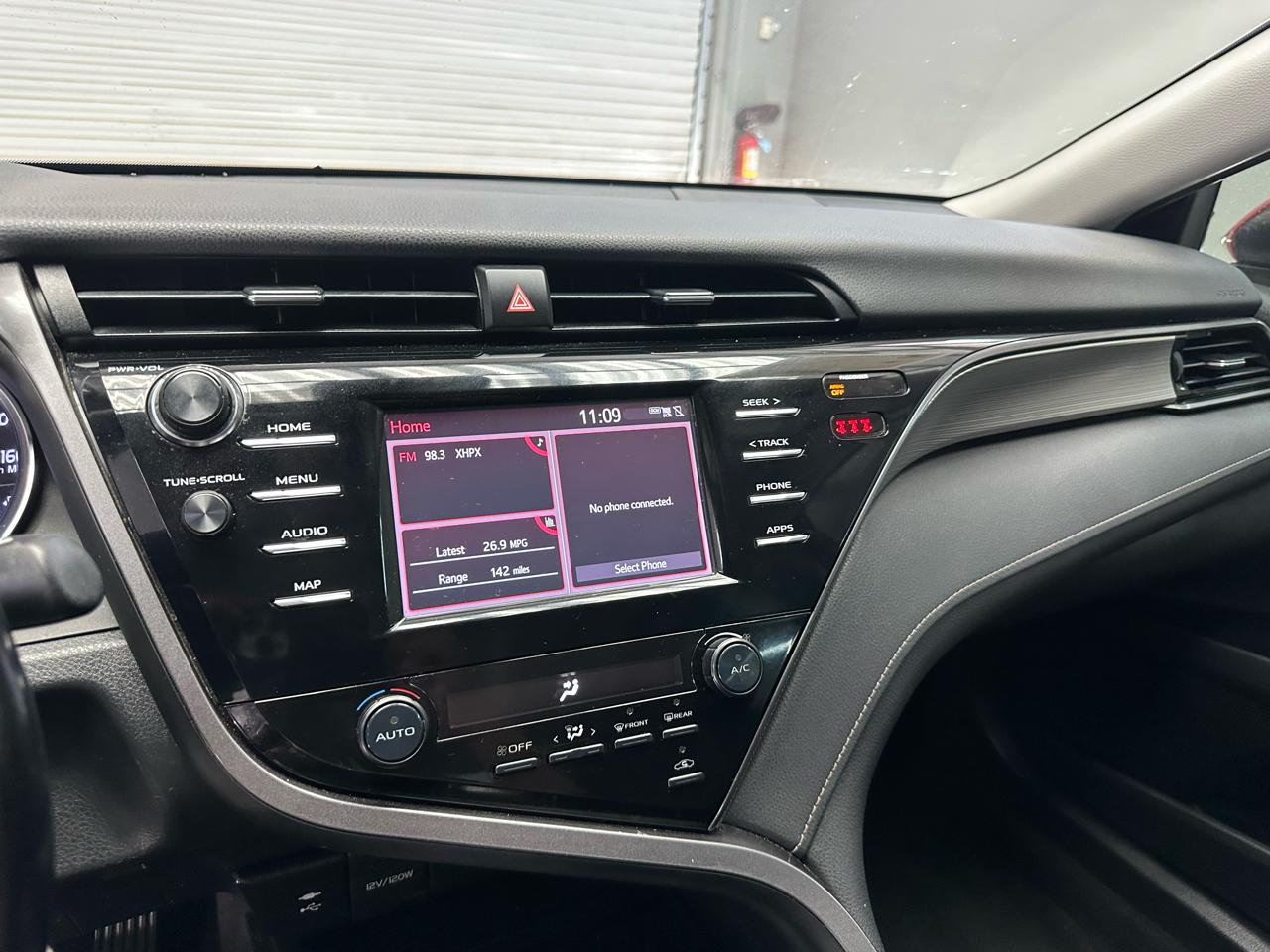 Toyota Camry SE 2019