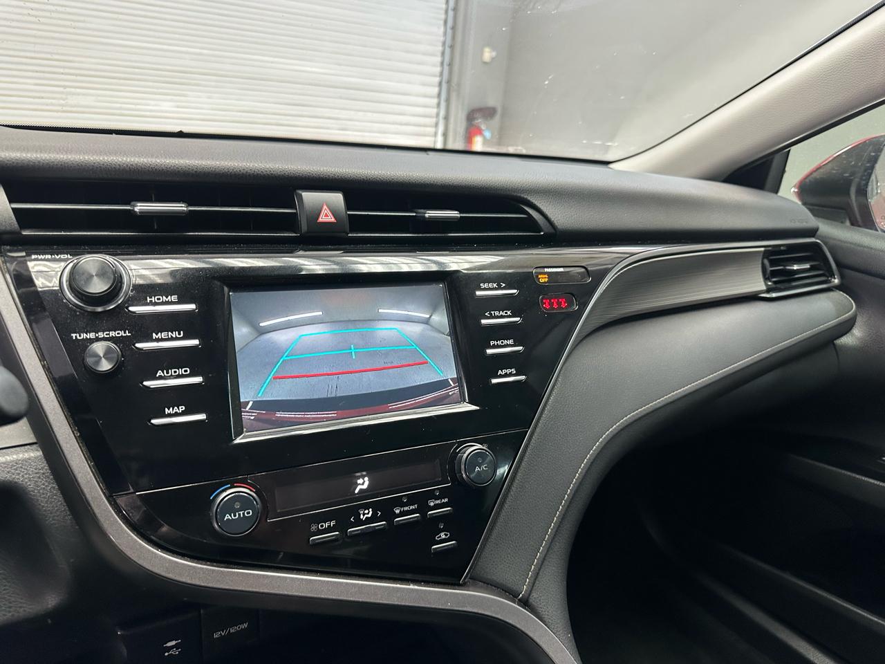 Toyota Camry SE 2019
