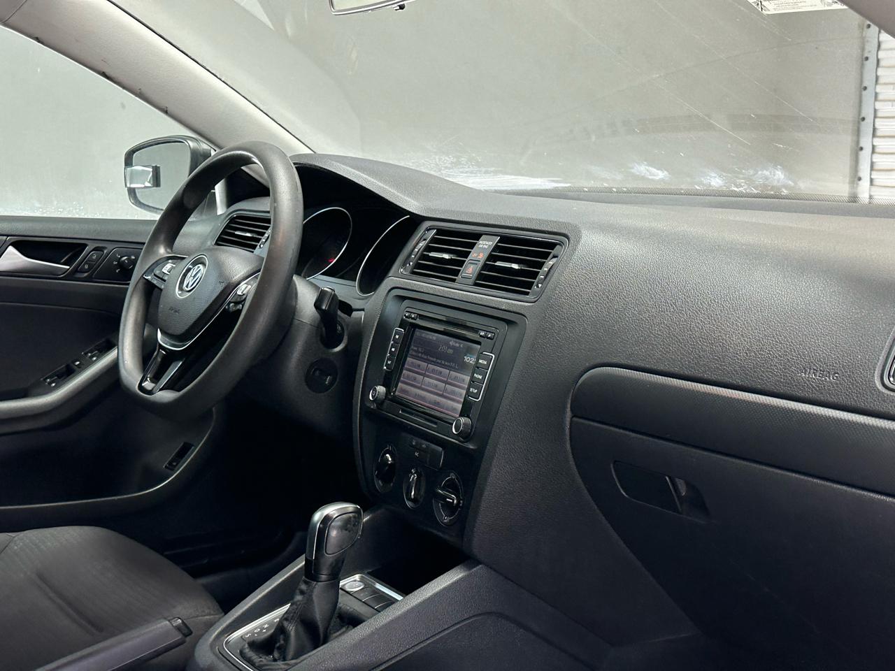 Volkswagen Jetta S 6A 2015